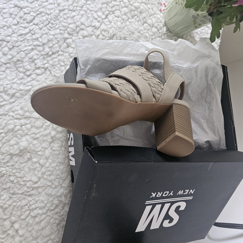 Heels - Picture 2 of 4